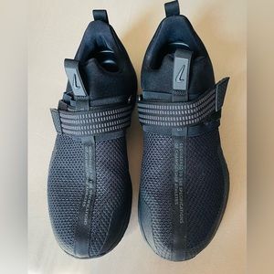 NIKE BLACK COLOR SIZE 9